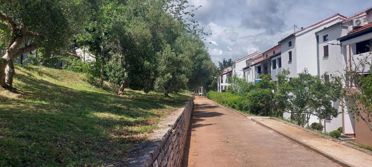 Studio Apartment Jadranko Duga Uvala Krnica Eksteriør billede