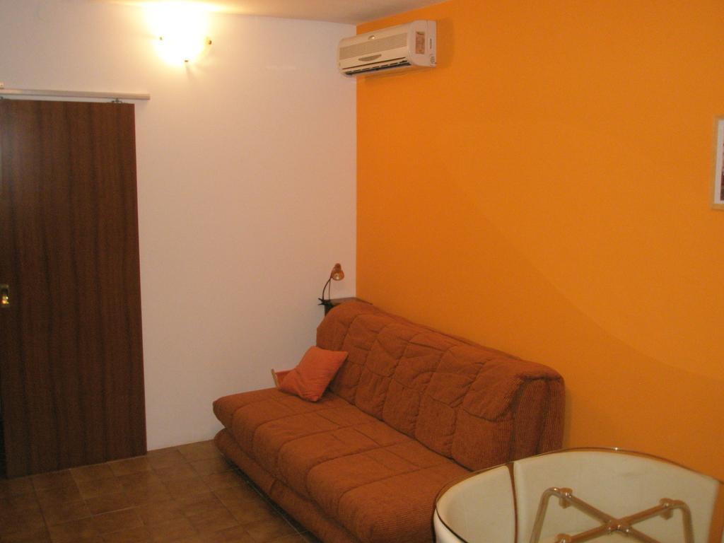 Studio Apartment Jadranko Duga Uvala Krnica Værelse billede